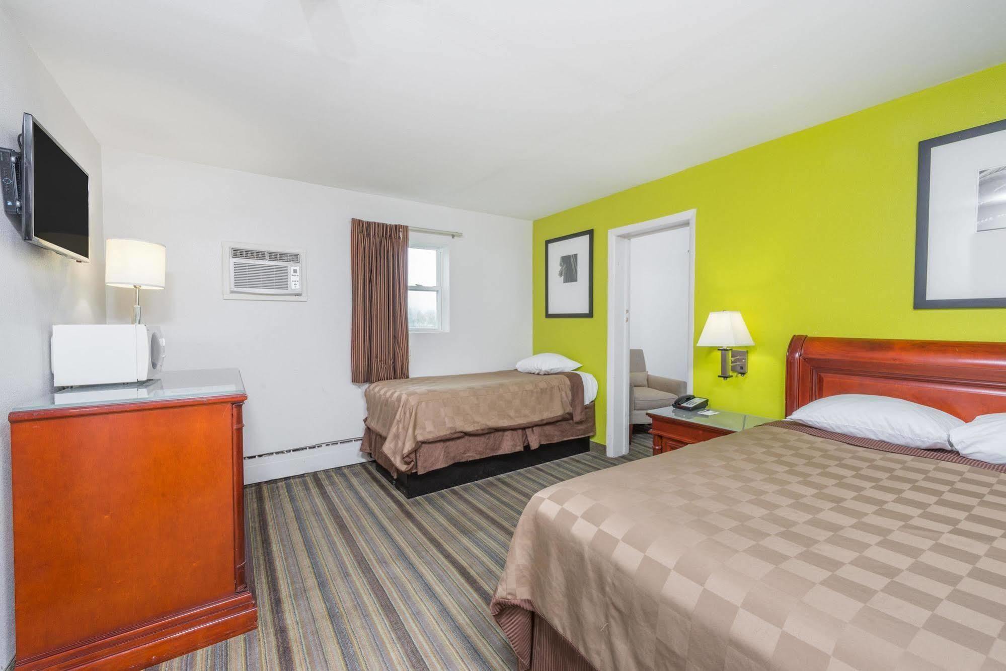 Rodeway Inn Pittsfield Eksteriør bilde